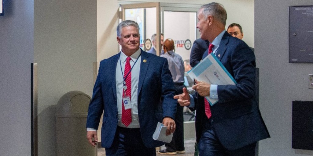OMalleySSA's tweet photo. Great to have @RepDrewFerguson at @SocialSecurity HQ this week - the first of our #oversight Chairs to visit #SecurityStat IRL!
For more on how #SecurityStat is helping us tackle our biggest customer service challenges, visit https://t.co/iqAUAHQn6x https://t.co/HFPZl42TKN