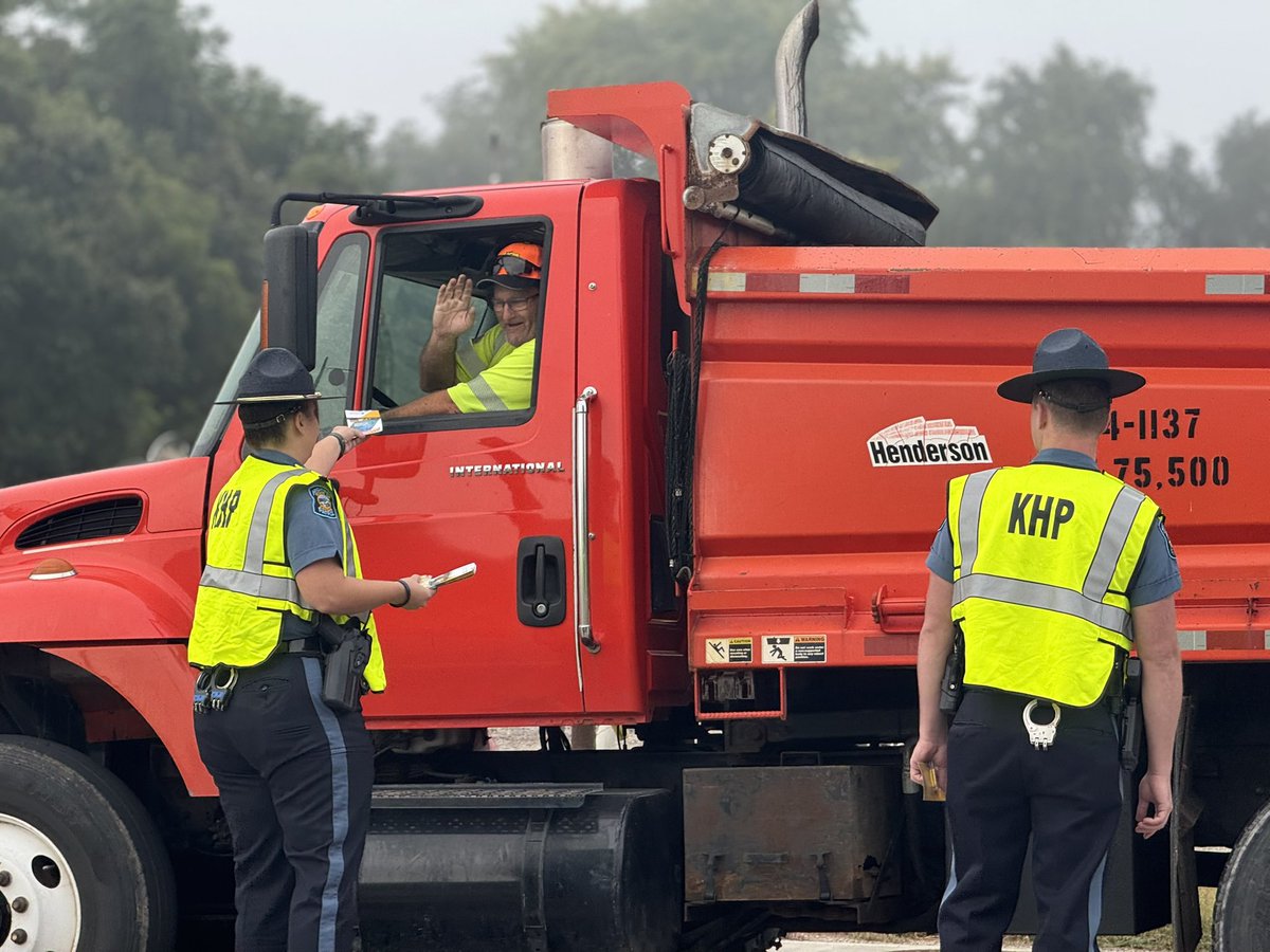 KHPTrooperTiff's tweet photo. Troopers are partnering with @olinational & @Amtrak for #OperationClearTrack.
Troopers handed out safety pamphlets to drivers & pedestrians to raise awareness & reduce injuries & fatalities that occur on & around railroad tracks.
Remember, #SeeTracksThinkTrain! It's #st3week! https://t.co/N6RQQdmwRl