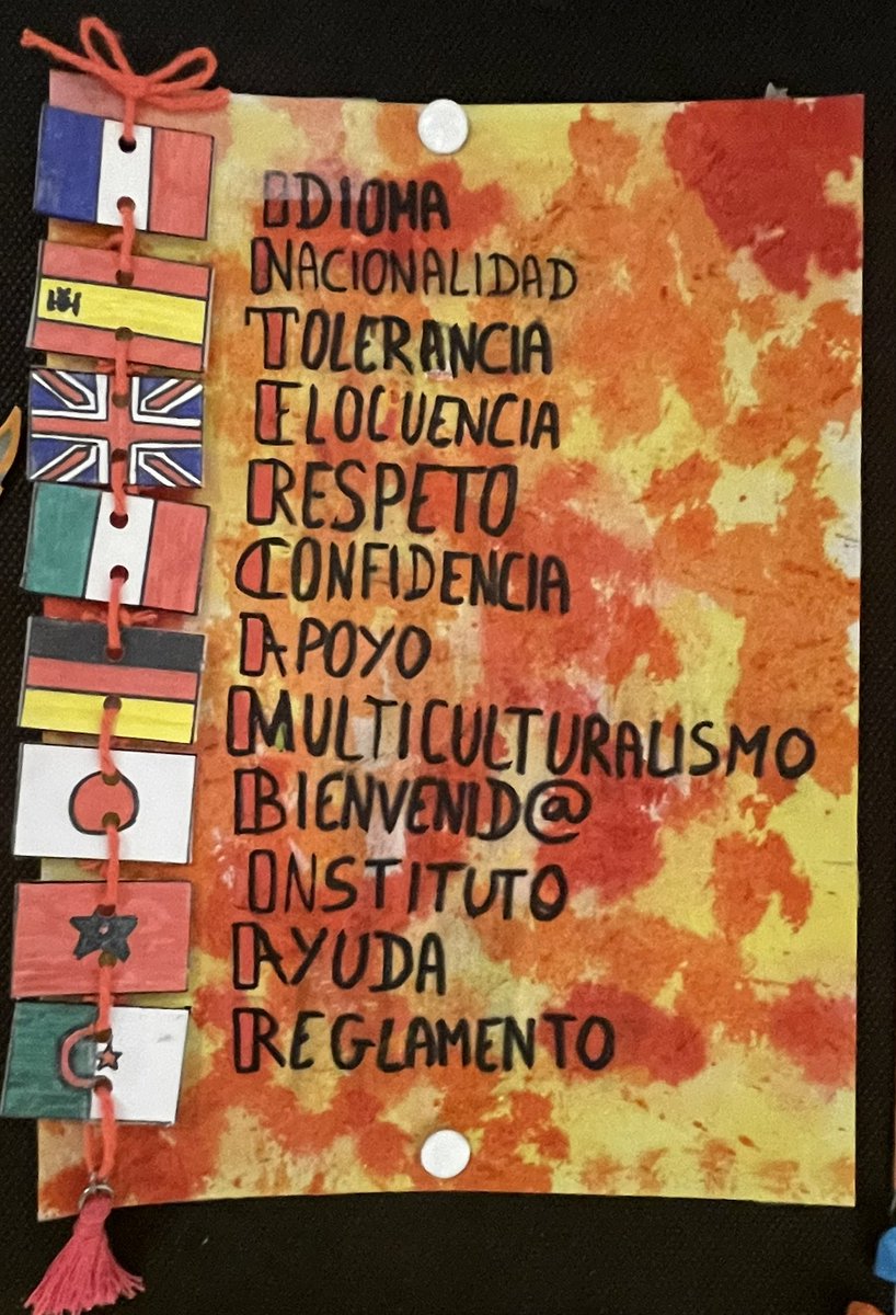 NoelleSedilot's tweet photo. Lycée L7M. La journée européenne des langues se prépare ! Les panneaux d’affichage se remplissent avant le jour J de la JEL ! Des acrostiches en 🇪🇸, des portraits chinois en 🏴󠁧󠁢󠁥󠁮󠁧󠁿, 🇪🇸 sur la thématique du vivre ensemble. @DareicV  @acversailles @EspAcVersailles https://t.co/G5EctIAPIL