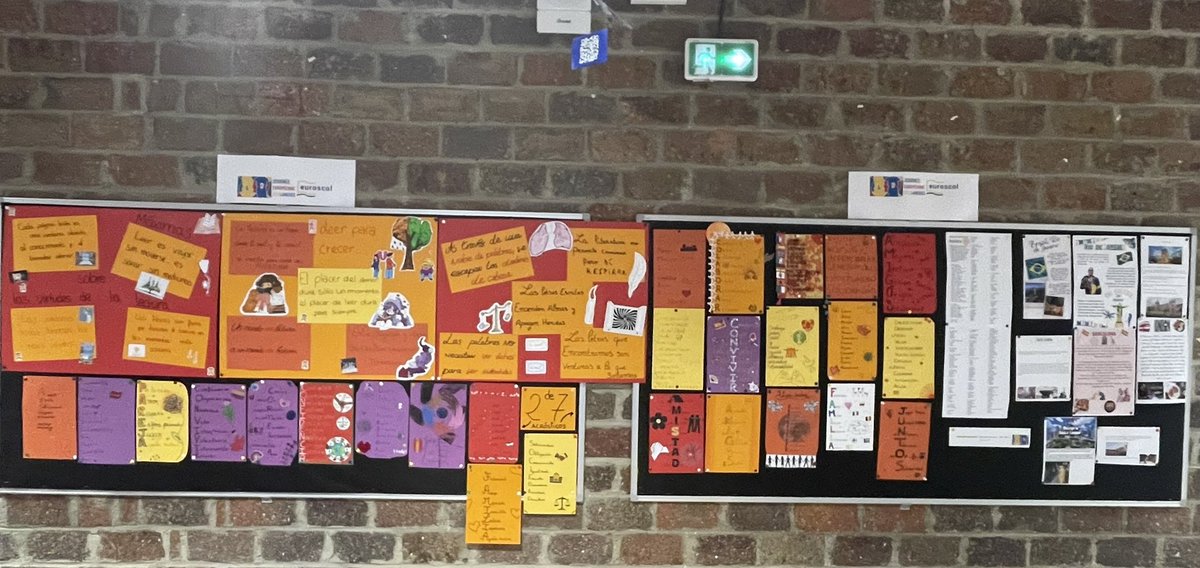 NoelleSedilot's tweet photo. Lycée L7M. La journée européenne des langues se prépare ! Les panneaux d’affichage se remplissent avant le jour J de la JEL ! Des acrostiches en 🇪🇸, des portraits chinois en 🏴󠁧󠁢󠁥󠁮󠁧󠁿, 🇪🇸 sur la thématique du vivre ensemble. @DareicV  @acversailles @EspAcVersailles https://t.co/G5EctIAPIL