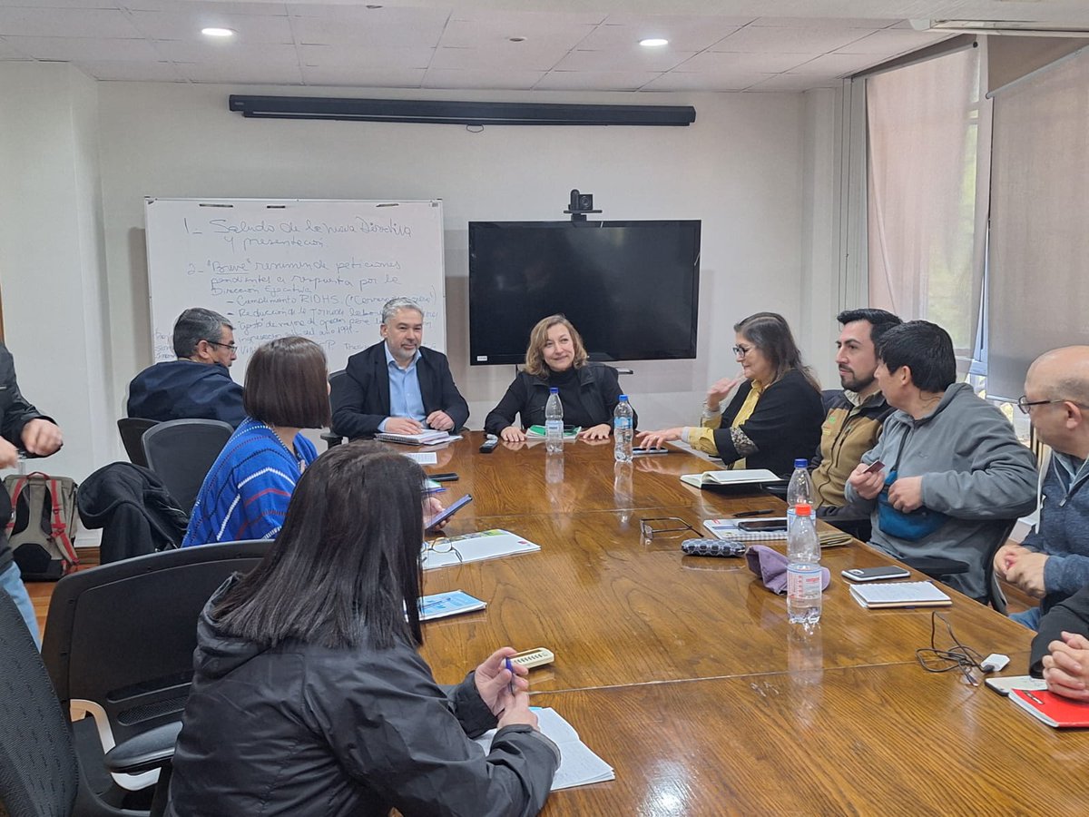 FENASIC_Conaf's tweet photo. Sincera y productiva reunión de FENASIC con la Directora  @AidaBaldini avanzamos compromisos pendientes en beneficio siempre para las y los CONAFINOS @conaf_minagri @MinagriCL https://t.co/MelG6JOM7Q