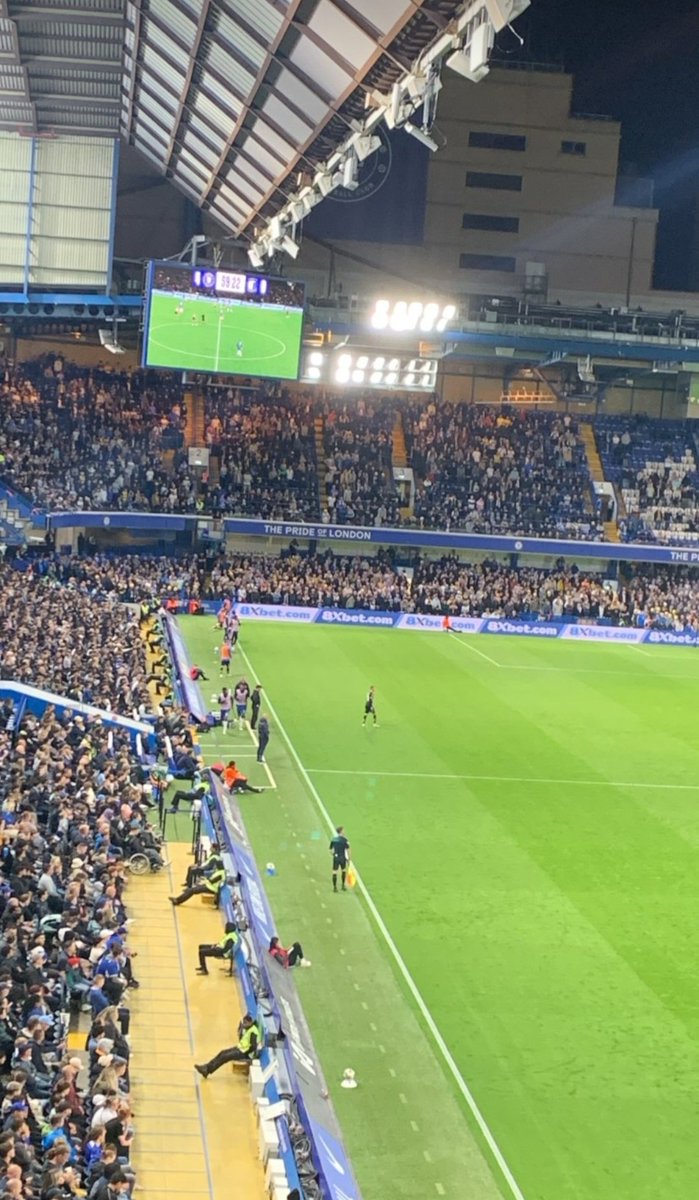 2,600 Barrow Fans At Chelsea (Tonight) 🏟👏...

(#)- #WeAreBarrow | #ChelseaFC