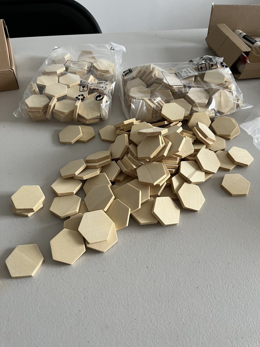 MarcelineLeiman's tweet photo. High Tide production has begun!! 🌊🐚 https://t.co/gNPXTiJCfB