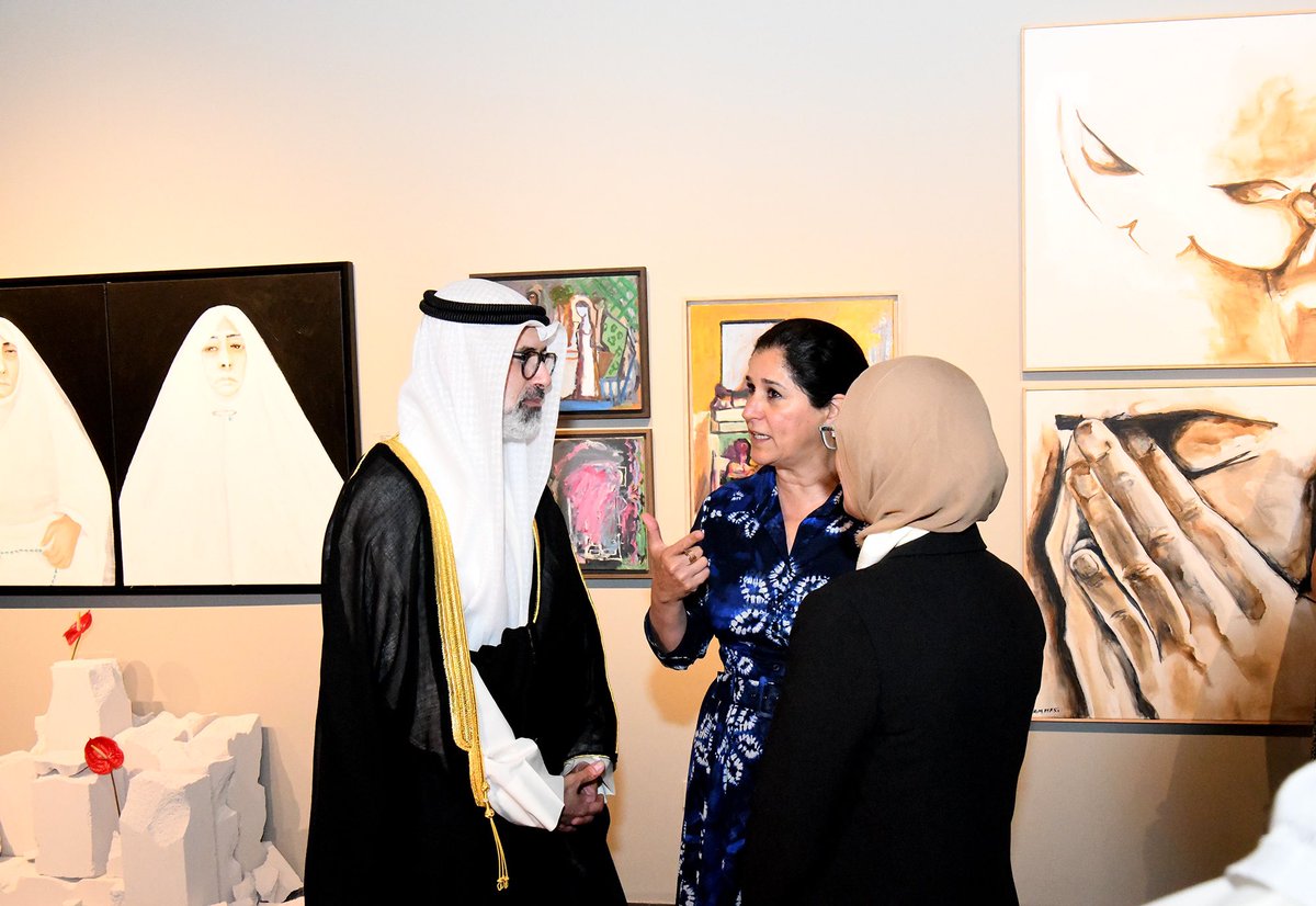 kuna_ar's tweet image. تحت رعاية وزير الخارجية عبدالله اليحيا مؤسسة انتصار تنظم المعرض الفني (نساء في الحرب - فلسطين) دعما لنساء فلسطين

الشيخة انتصار سالم العلي الصباح: المعرض يتزامن مع الاحتفال باليوم العالمي للسلام ويضم مجموعة من الأعمال الفنية لأكثر من 100 فنان من 20 دولة

- حضر الفعالية نائب وزير…