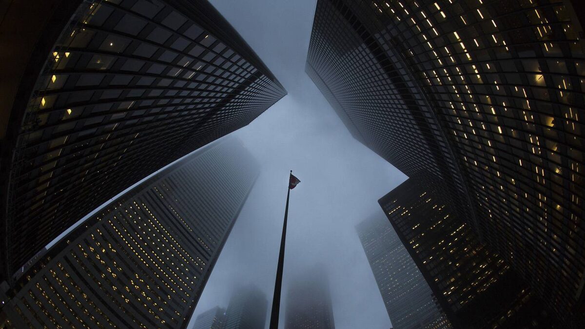 globebusiness's tweet photo. Canadians are being gouged by their banks at every turn. This has to stop https://t.co/vhKWhPJ1gb https://t.co/PyEBOqhNk3