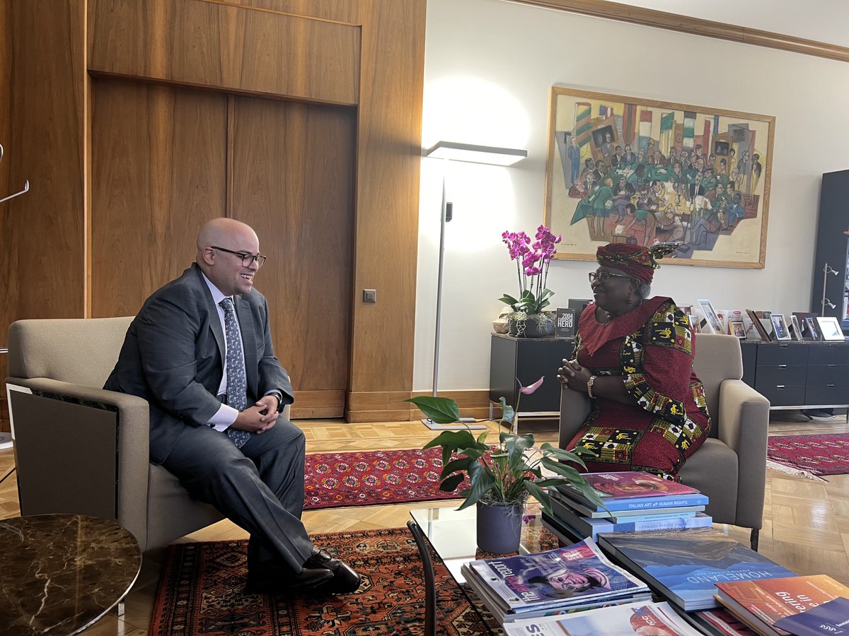 UCSDEcon (@ucsdecon) on Twitter photo @EconUCSD congratulates UCSD PhD alum <a href="/goescarlos/">Carlos GĂłes</a> (Carlos Goes) on winning the @WTO 2024 Essay Award for Young Economists. Seen here with WTO Director-General Dr Ngozi Okonjo-Iweala.
Brilliant work by Carlos, UCSD Econ winners for two years running. @EconUCSD congratulates UCSD PhD alum <a href="/goescarlos/">Carlos GĂłes</a> (Carlos Goes) on winning the @WTO 2024 Essay Award for Young Economists. Seen here with WTO Director-General Dr Ngozi Okonjo-Iweala.
Brilliant work by Carlos, UCSD Econ winners for two years running.
