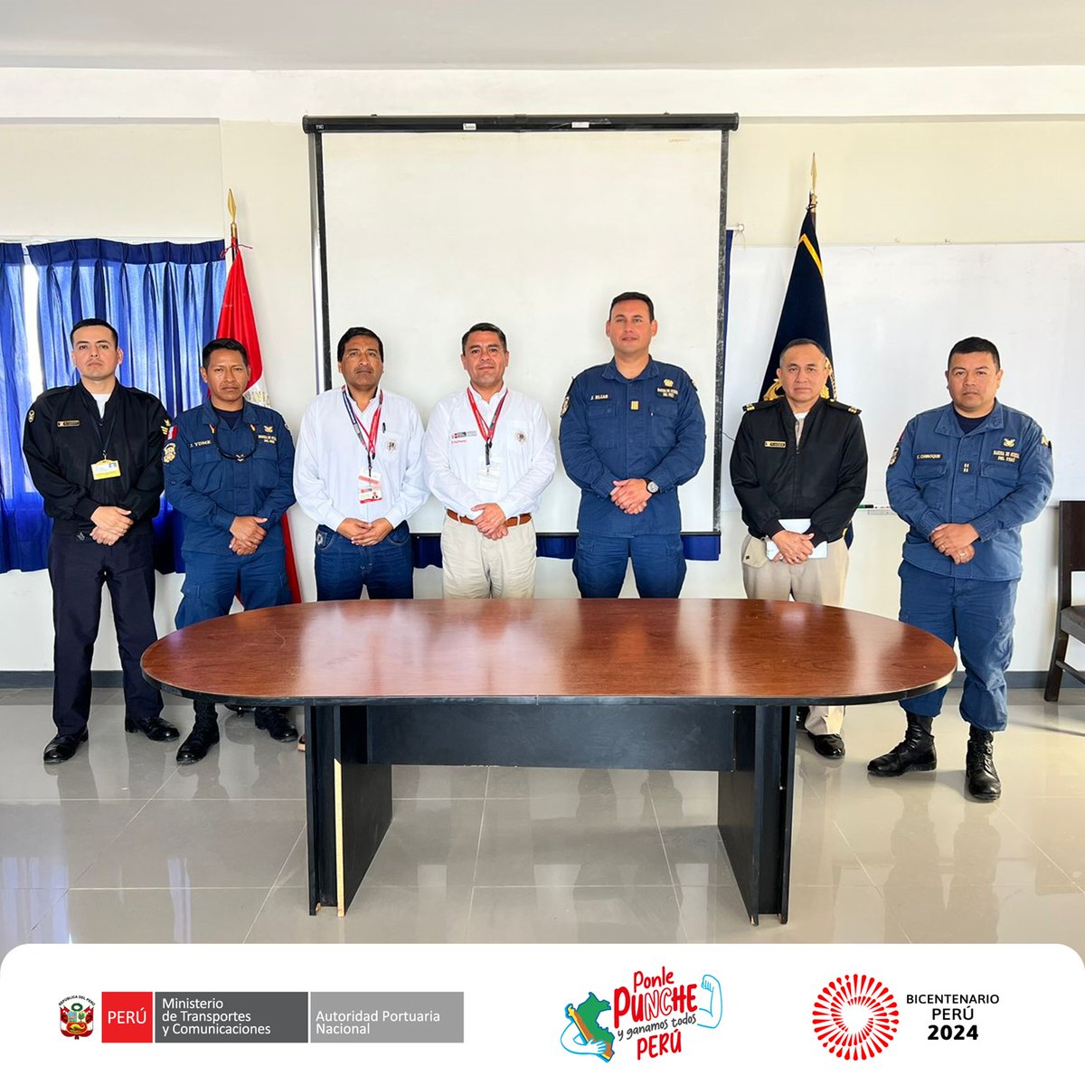 APN_PuertosPeru's tweet photo. 📌 La #APN y la Capitanía de Puerto de Pisco #DICAPI coordinan acciones para fortalecer la protección del Puerto de Pisco.
✅ El 18 y 19 de setiembre mantuvieron reuniones de trabajo el Coordinador de la Oficina Desconcentrada APN Pisco, Erik Ramirez; el Capitán de Puerto (1/2) https://t.co/0w0mNsAZ9R