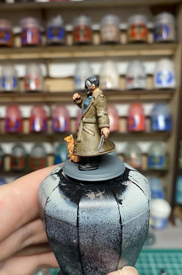 denny_lawlor's tweet image. Possibly the peak of my painting career, this little guy is also accompanied by the mercenary Tesseract, from the #skulduggerypleasant series, made most famous by his love for his feline friend.