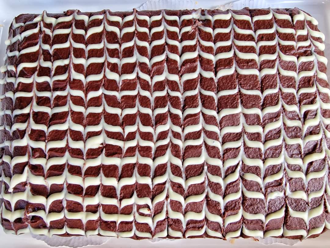JoePorterUK's tweet photo. My favourite ever cake to bake is my special feathered chocolate traybake, especially when shared with friends! ππ° #GBBO #CakeWeek https://t.co/MjgxAA77OK