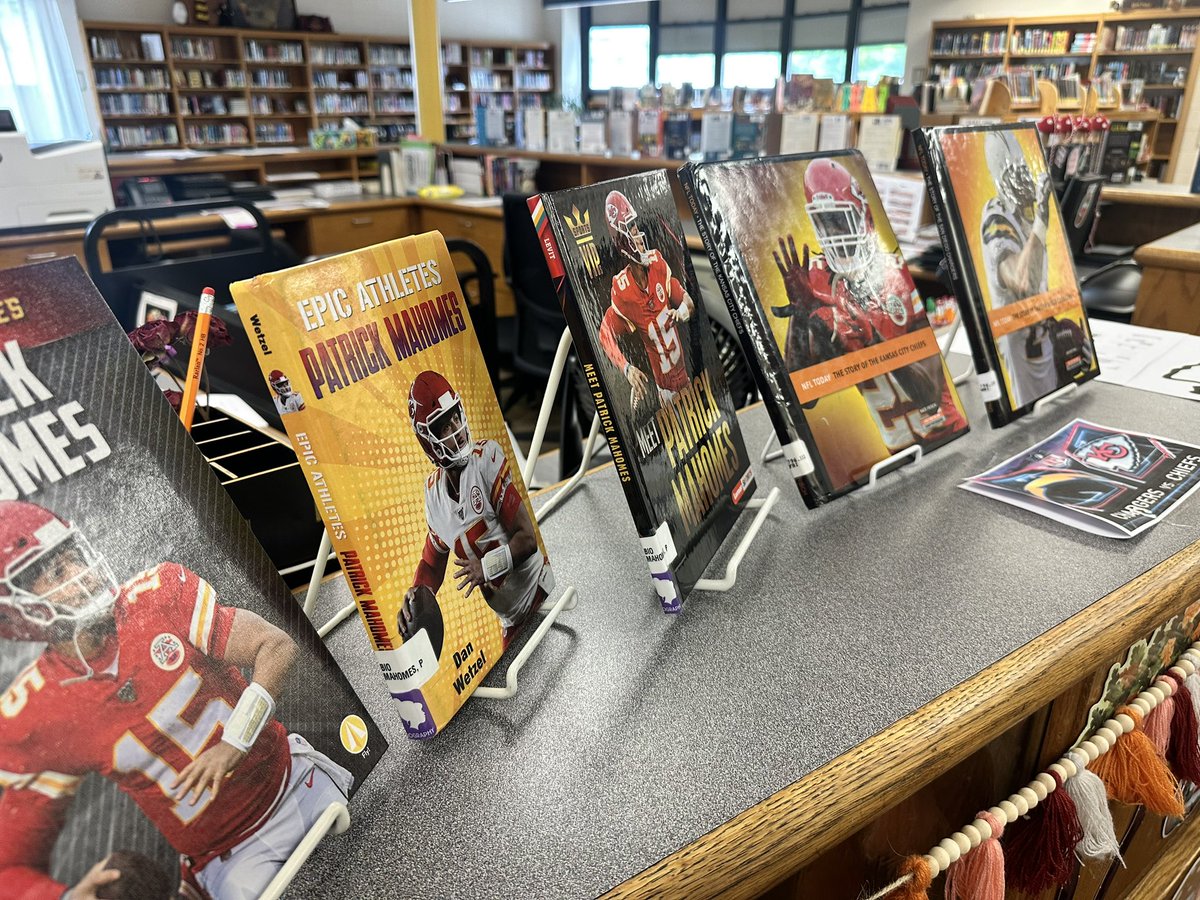 AngieBuis1's tweet image. Go Chiefs!! #SPSreadtosucceed @officialSPS @DrGrenitaLathan @ReedAcademy1