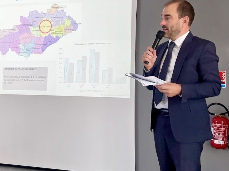 MatPardell's tweet photo. Avec le @Prefet34 et le Président du CTS, nous avons lancé les #CNRSanté territorialisés à Gignac. 16 réunions publiques auront lieu d’ici janvier 2025 pour repenser notre système de santé autour de l’accès aux soins et de la perte d’autonomie @ARS_OC @DJARSOccitanie https://t.co/Tyb7kXjUFS