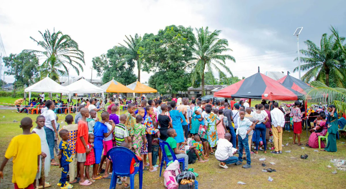OBLBF's tweet photo. We’ve cared for over 1,000 people in just 2 days of our mission in Bodo.

From cases involving counselling/health education to malaria testing &amp; treatment and HIV/AIDs screening, our team of volunteering medical experts have been actively working to bring smiles on the faces https://t.co/DAdqNUSGzq