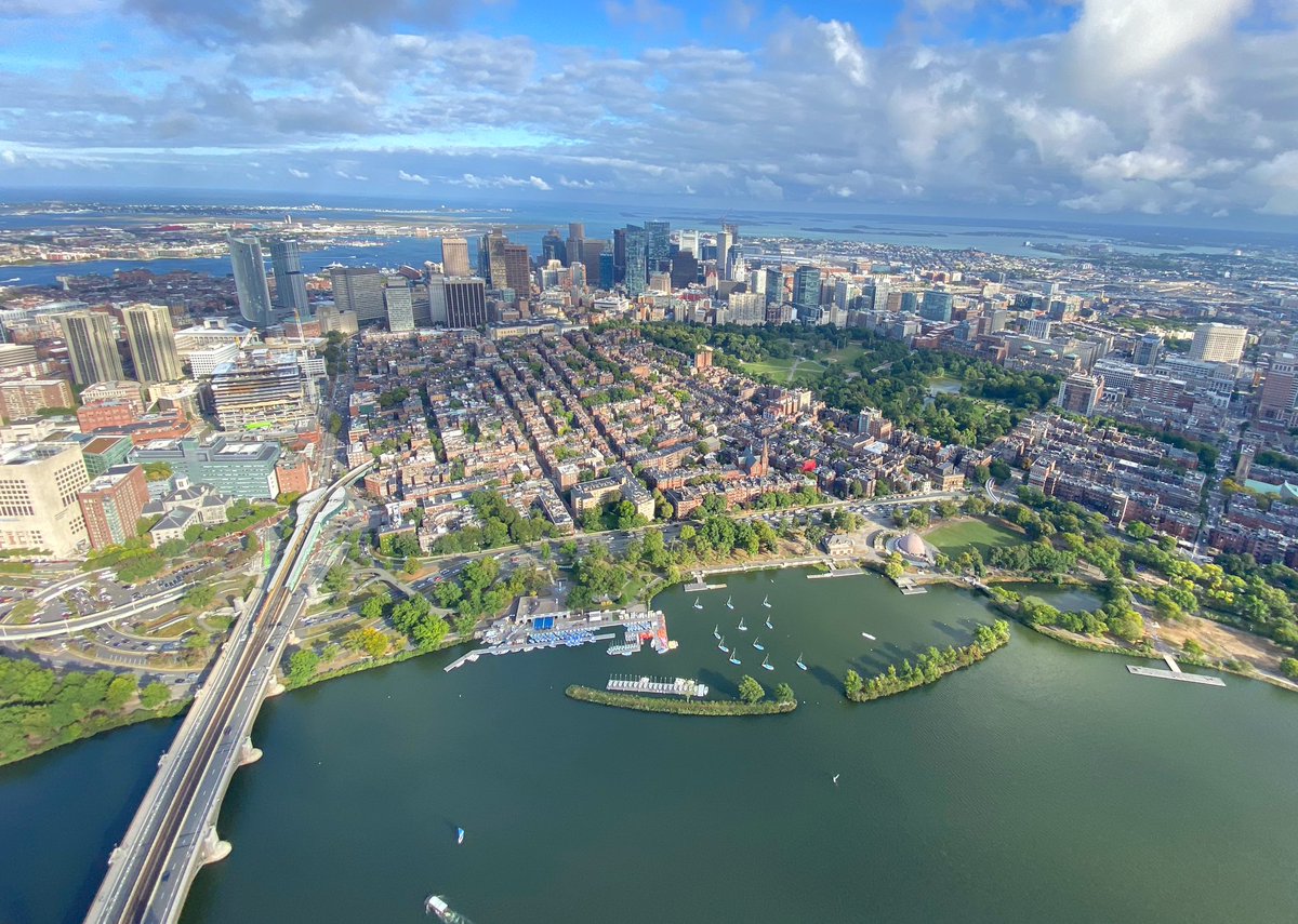 irisup's tweet image. #Boston #September24 #WBZ #Skyeye4 #Pilotlife #Weather #Tourists