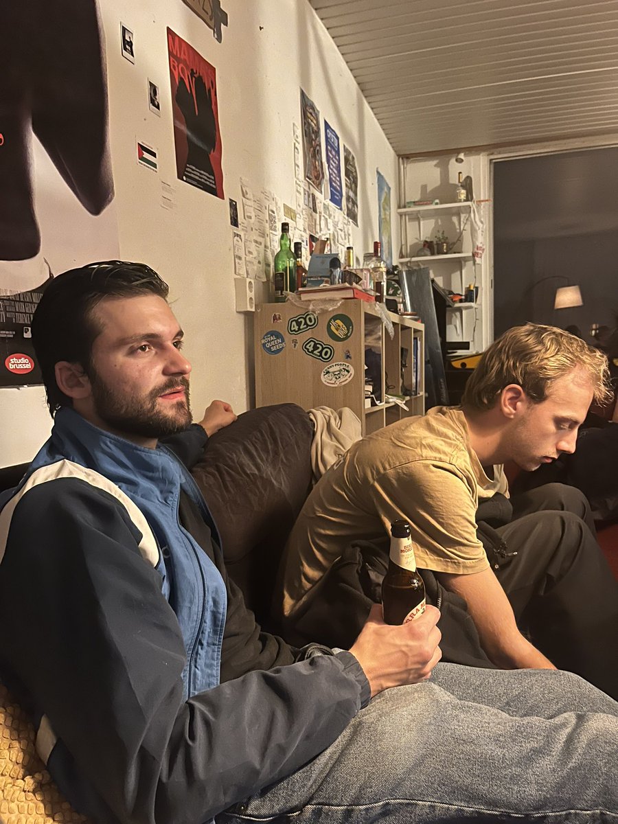 maartenvanhuis's tweet photo. Vrijdagavond is mijn avond. Gel in me haar en lekker gek doen 🤣🤪 
#kleinecooldown #coma #onnodig https://t.co/y8UHyrxzUh