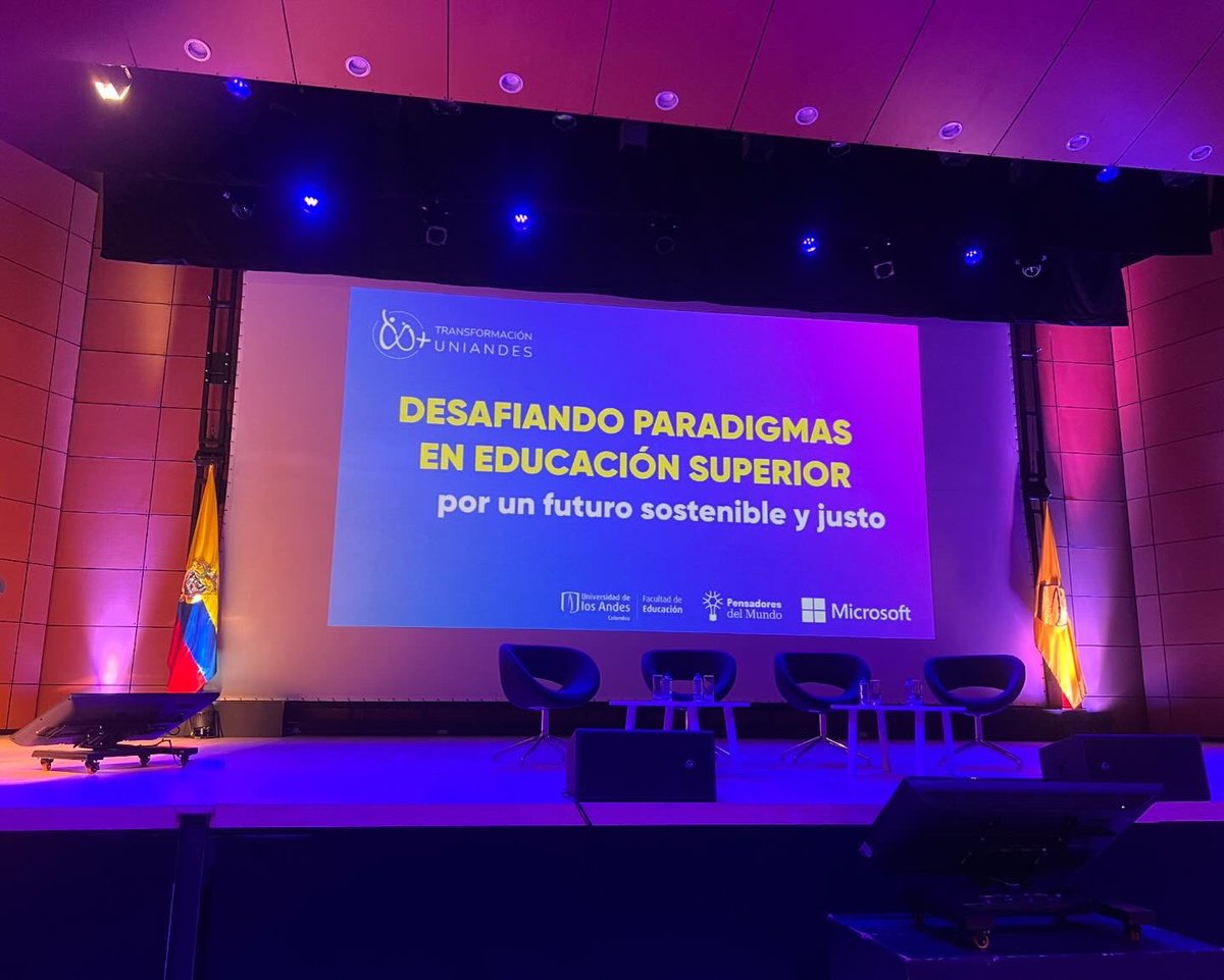 Hugo_pardo's tweet image. Disfrutando de la semana laboral en la @Uniandes en #Bogotá. Emociona el diseño de sus eventos y sus conversaciones, y su visión de cambio permanente, incluso siendo líderes regionales. Gracias a la Rectora Raquel Bernal por haberme invitado y cuidado tanto.