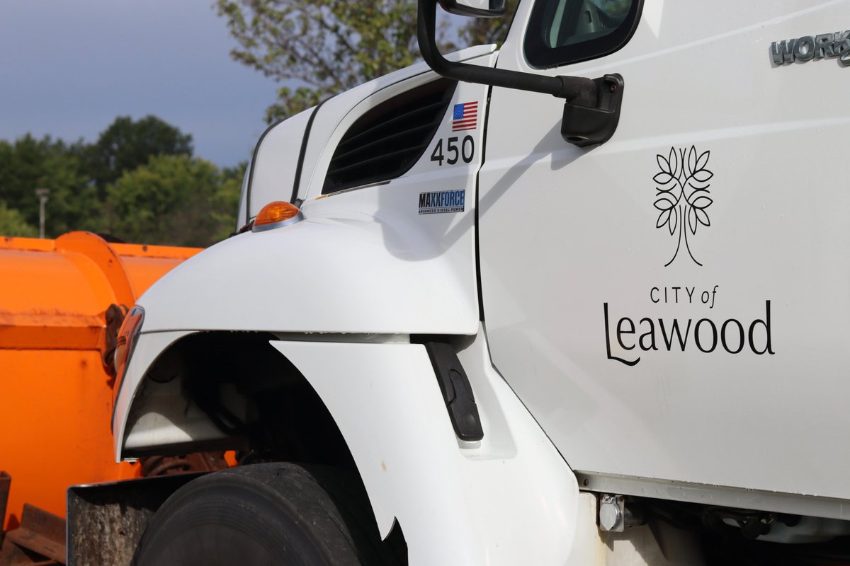 bvschools's tweet image. Skilling’s design, voted on by his @PSMSBV classmates, became the foundation of this project. From sketching in pencil to applying vibrant colors of paint, they&apos;ve transformed this essential vehicle into a rolling work of art. 🖌️🌟❄️

#BVTogether #ChampionsOfLearning