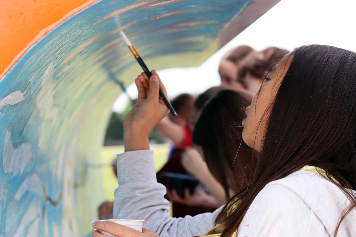 bvschools's tweet image. Skilling’s design, voted on by his @PSMSBV classmates, became the foundation of this project. From sketching in pencil to applying vibrant colors of paint, they&apos;ve transformed this essential vehicle into a rolling work of art. 🖌️🌟❄️

#BVTogether #ChampionsOfLearning