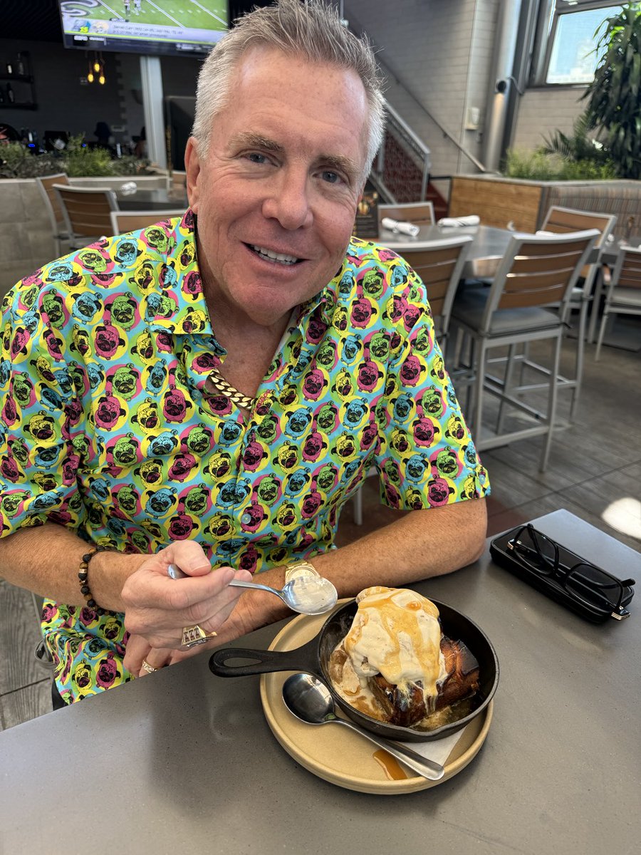 First time trying the salted carmel bread pudding at ⁦<a href="/elliscasinolv/">Ellis Island Casino</a>⁩ OMG It’s Amazing