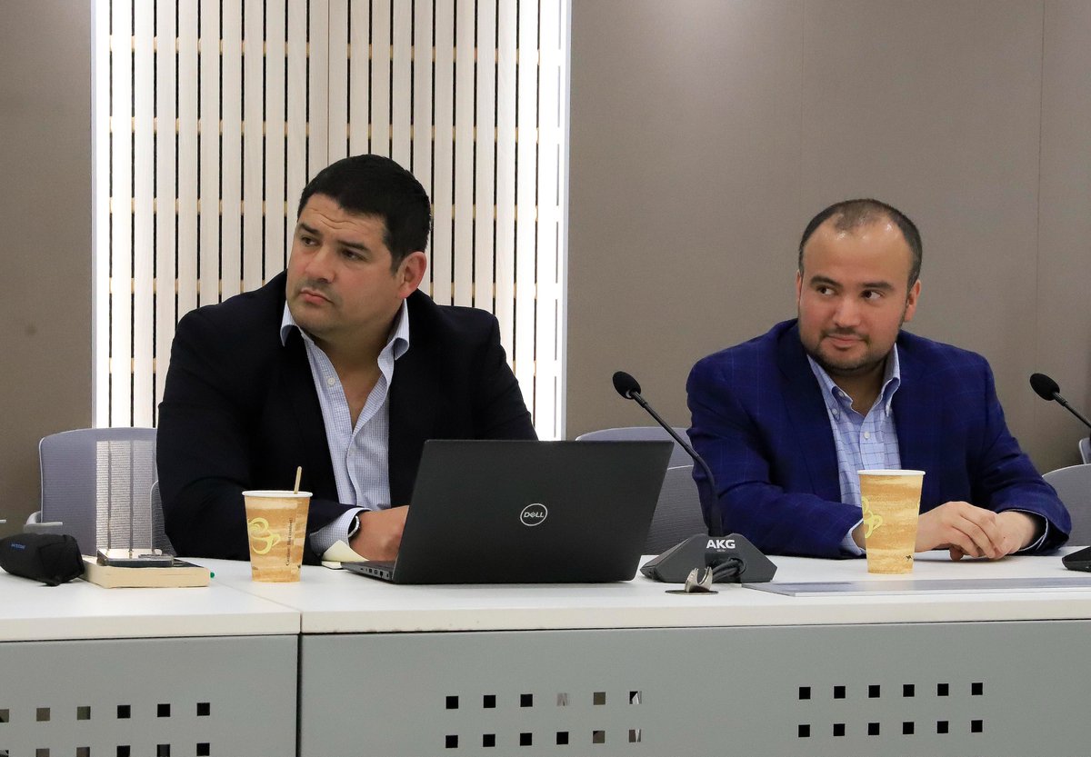 MintrabChile's tweet photo. Seguimos en los #DialogosMultinivel con @Enap_Informa para la elaboración del proyecto de ley sobre Negociación Colectiva Multinivel. Acompaña @Min_Hacienda. https://t.co/i9IhV4VofM