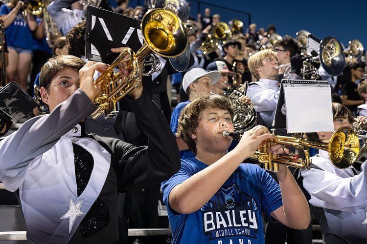 BMSBears's tweet photo. Bailey Students zoned for Bowie got to spend a night in the stands with the Bowie Band!! #AISDJoy https://t.co/ZW0Ok4BJ6g