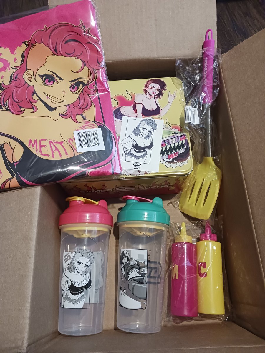 CremoSeni0r's tweet photo. Fire got all my @meatcanyon stuff and @BigPuffer cup but no puffer sticker https://t.co/7oV2E7PXJt