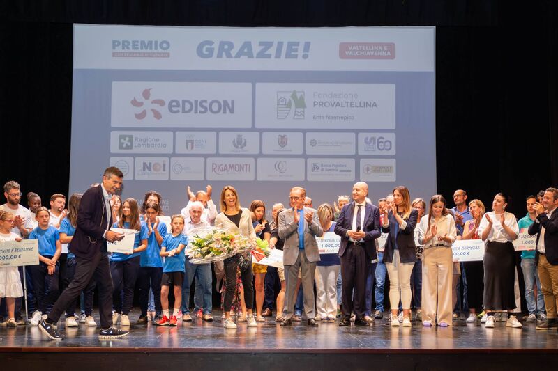 qctermespa's tweet photo. Un ringraziamento speciale all'intramontabile campionessa dello sci Deborah Compagnoni per aver festeggiato con noi. Scopri di più sul comunicato stampa: https://t.co/KBcMWQLDzx https://t.co/WqIiQBHn6V
