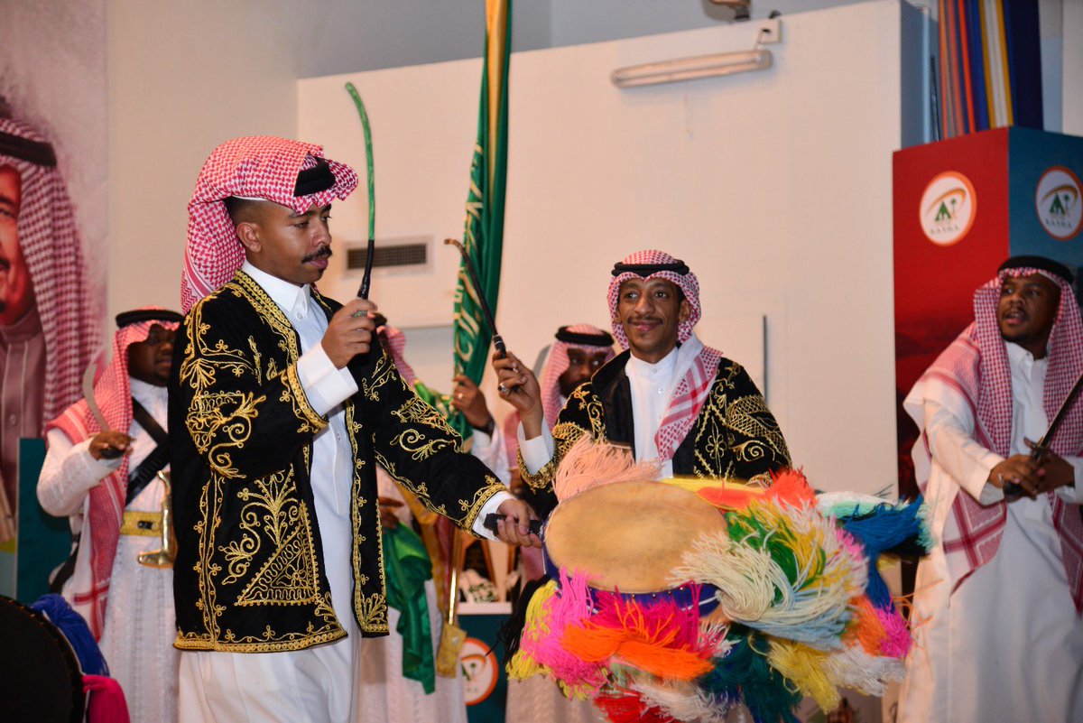 Riyadh_house's tweet photo. و شارك بالاحتفال عدد من الجهات كجمعية إنسان وبعض الاكاديميات الرياضية ، وأقيم حفل ختامي اشتمل على عدد من العروض للفنون الشعبية والمرئية وفي الختام كرم سعادة الاستاذ ياسر بن إبراهيم النصار مدير بيت الامير فيصل بن فهد للشباب الجهات المشاركة والفائزين في الفعاليات. https://t.co/U2T3NNdENv