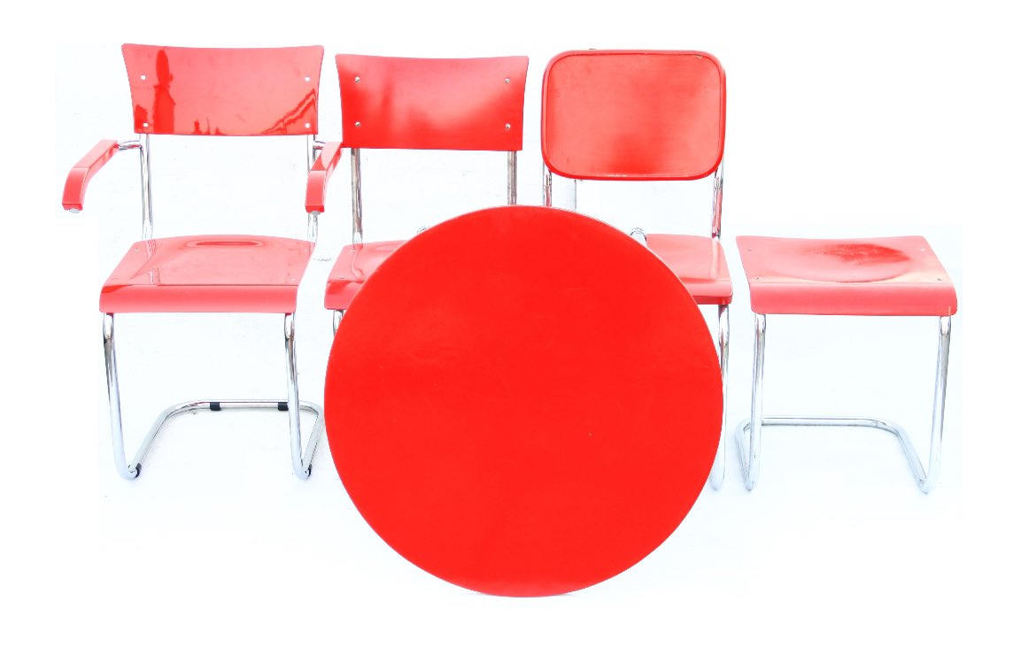 funkcionalista's tweet photo. Funkcionalista loves RED https://t.co/5NiJO0uDTt