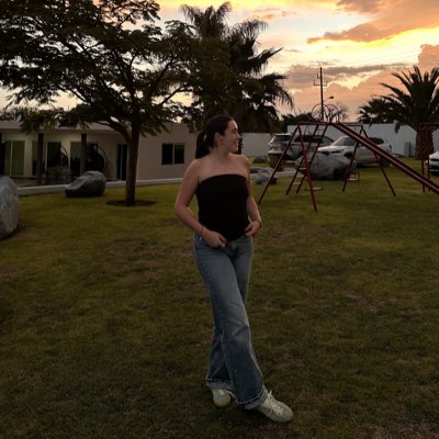 Julietanegretev's tweet photo. #NuevaFotoDePerfil https://t.co/D3vm22goAs