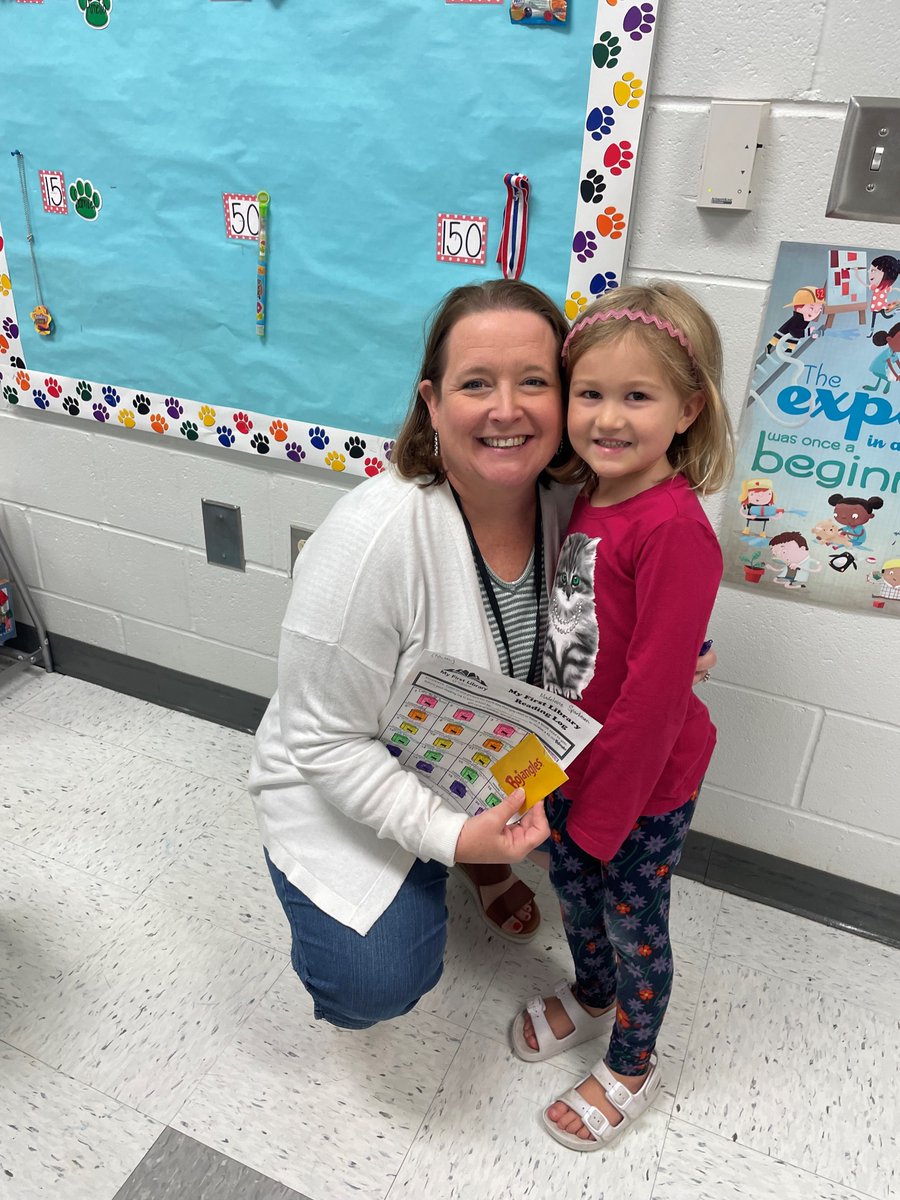 Original6Found's tweet photo. Woo-hoo! These Delmae Elementary School students completed the O6 #MyFirstLibrary Summer Reading Challenge! The scholars read at least 20 books over the summer. When they retured their book logs in September the students received a $10 @Bojangles gift card! #FlorenceCountySC https://t.co/Nj2DNbpIOl