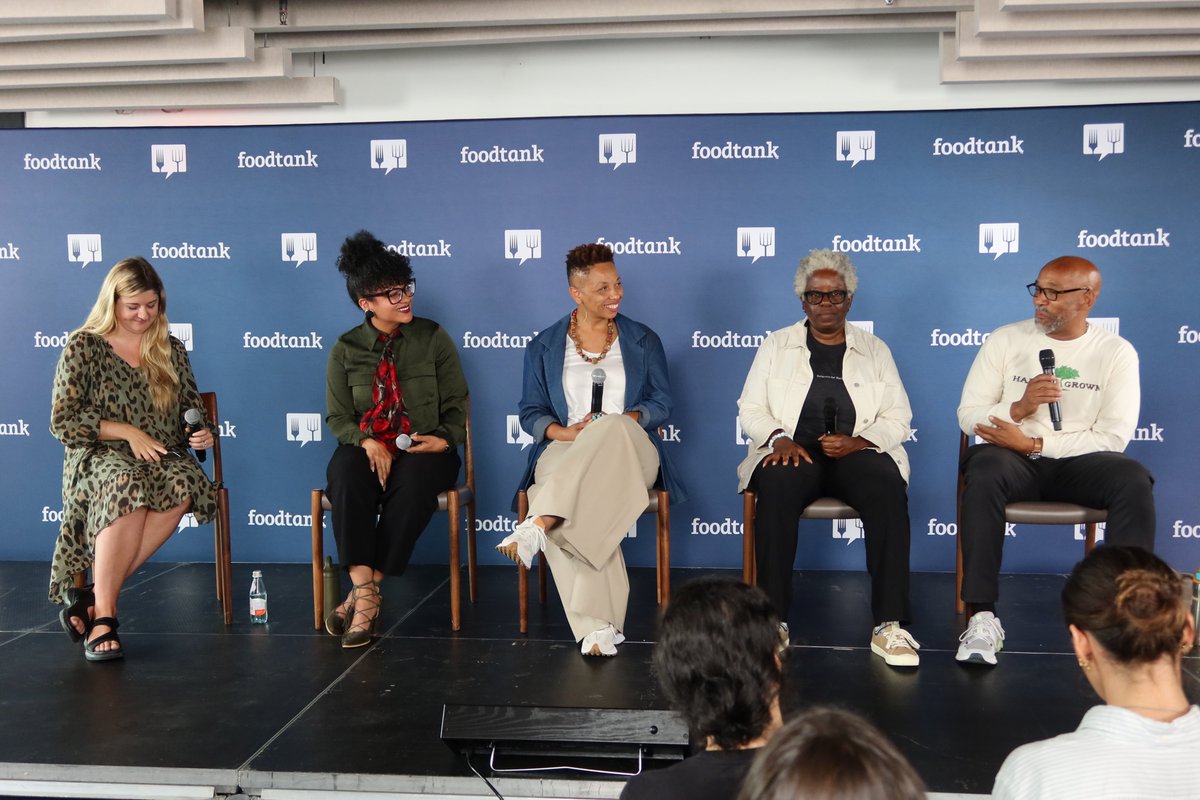 Terrific panel by @FoodTank for #ClimateWeek, where panelists <a href="/NYCUrbanAg/">NYC Mayor's Office of Urban Agriculture</a> Dir Qiana Mickie, Sheryll Durrant <a href="/justfoodnyc/">Just Food</a>, Tony Hillery <a href="/HarlemGrown/">Harlem Grown</a> &amp; Ora Kemp @NYCFood discussed land tenure &amp;  #foodsecurity, #foodsovereignty, &amp; other issues critical to the NYC urban ag community.