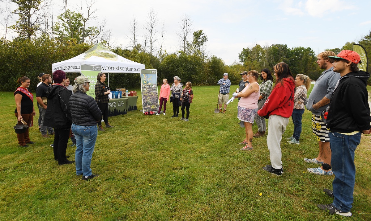forestscanada's tweet image. This past weekend, our team kicked off #NationalForestWeek with a #CommunityPlanting at Wye Marsh in partnership with Georgian Bay Metis Council &amp;amp; @wyemarsh. It was a tree-rific day that reminded us that our role as stewards of the land is both a privilege &amp;amp; a shared commitment.