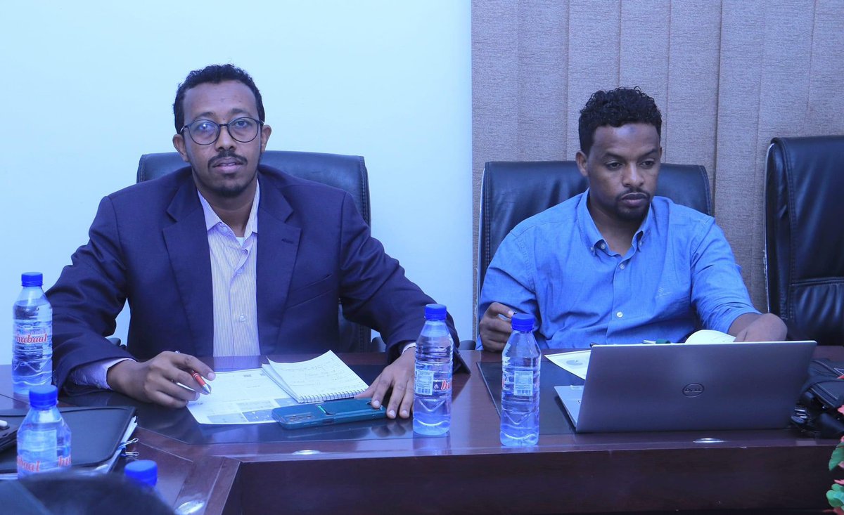Waxa aan maanta Xafiiskiisa ku qaabilay Agaasimaha hormarinta Barnaamijyada Hay'adda World Vision Soomaaliya Ms Sugayna Kimbrough oo iigu yimid kulan sharafeed (Courtesy visit) .

Waxa aan kawada hadlnay xoojinta, wadashaqaynta Hay'adda World Vision iyo Wasaaradda Qorshaynta