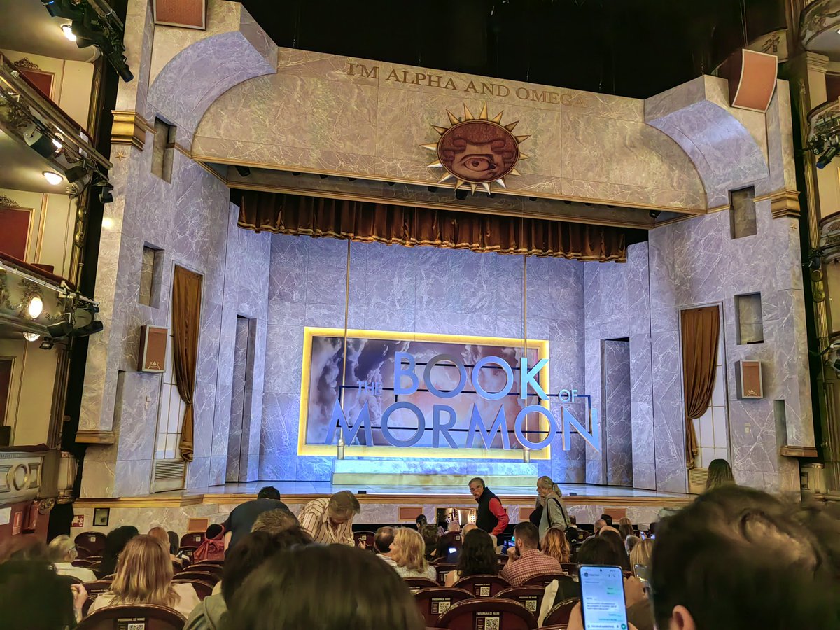 alazrubi's tweet photo. Retomo este hilo para decir que he ido por segunda vez a ver The Book of Mormon... y ya estoy pensando en volver a ir una tercera :p https://t.co/2mSpUVfuez