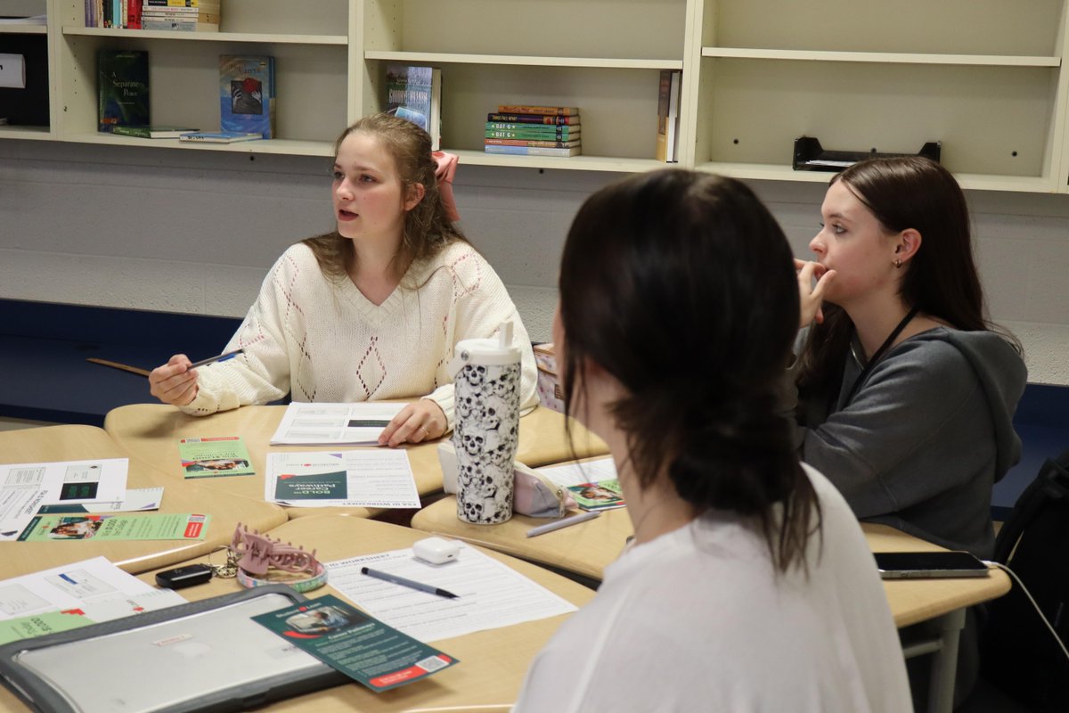 TCC_Lexington1's tweet photo. We hosted College Application Day in collaboration with reps from the SC Commission on Higher Education, SC Student Loan, Francis Marion University, Columbia College, Midlands Technical College, and USC Salkehatchie. Our seniors got one step closer to their dreams! #DreamBuilders https://t.co/M6FNoDP18c