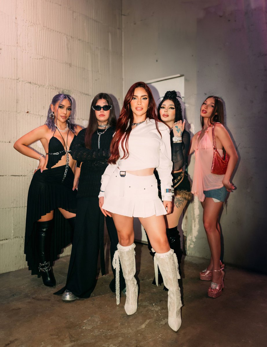 KimLoaizaInfo's tweet photo. Ptazeta para @Los40Urban hablando acerca de como nació "5 BABYS". 👀🫶🏻 https://t.co/AuXZbIjeep
