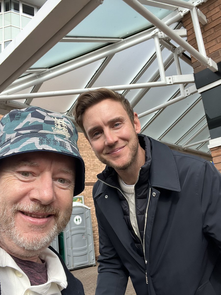 tripletedge's tweet photo. @StuartBroad8 thanks for stopping for the photo, my family were very jealous! Good luck for baby number 2 😄 https://t.co/QvmbIQbJo1