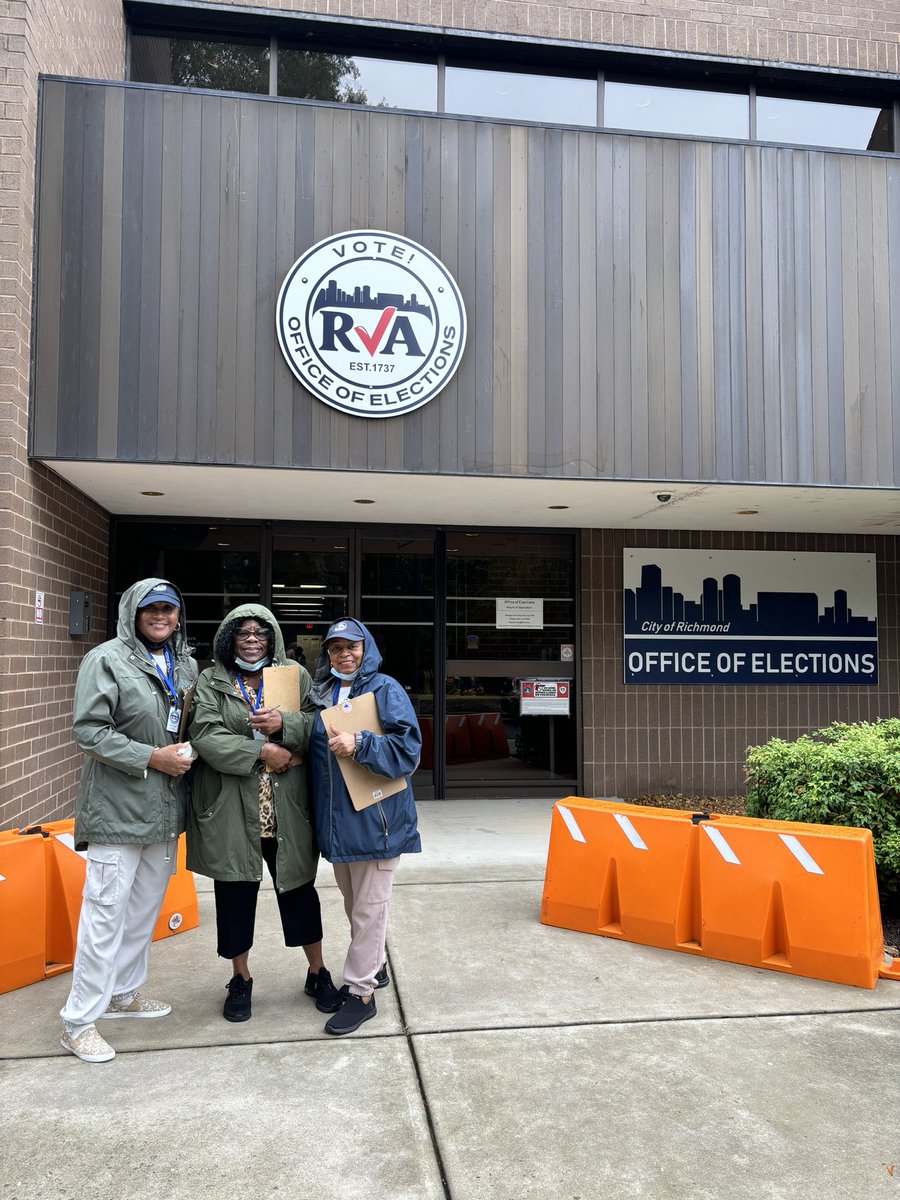 RVA_Votes's tweet photo. Despite the rainy forecast, more than 470 dedicated voters made a splash by showing up to vote early today!🌧️ 

Their commitment proves that no amount of rain can dampen the spirit of democracy!🗳️

#RVAvotes #VoteEarly https://t.co/4c5rbnsYr1