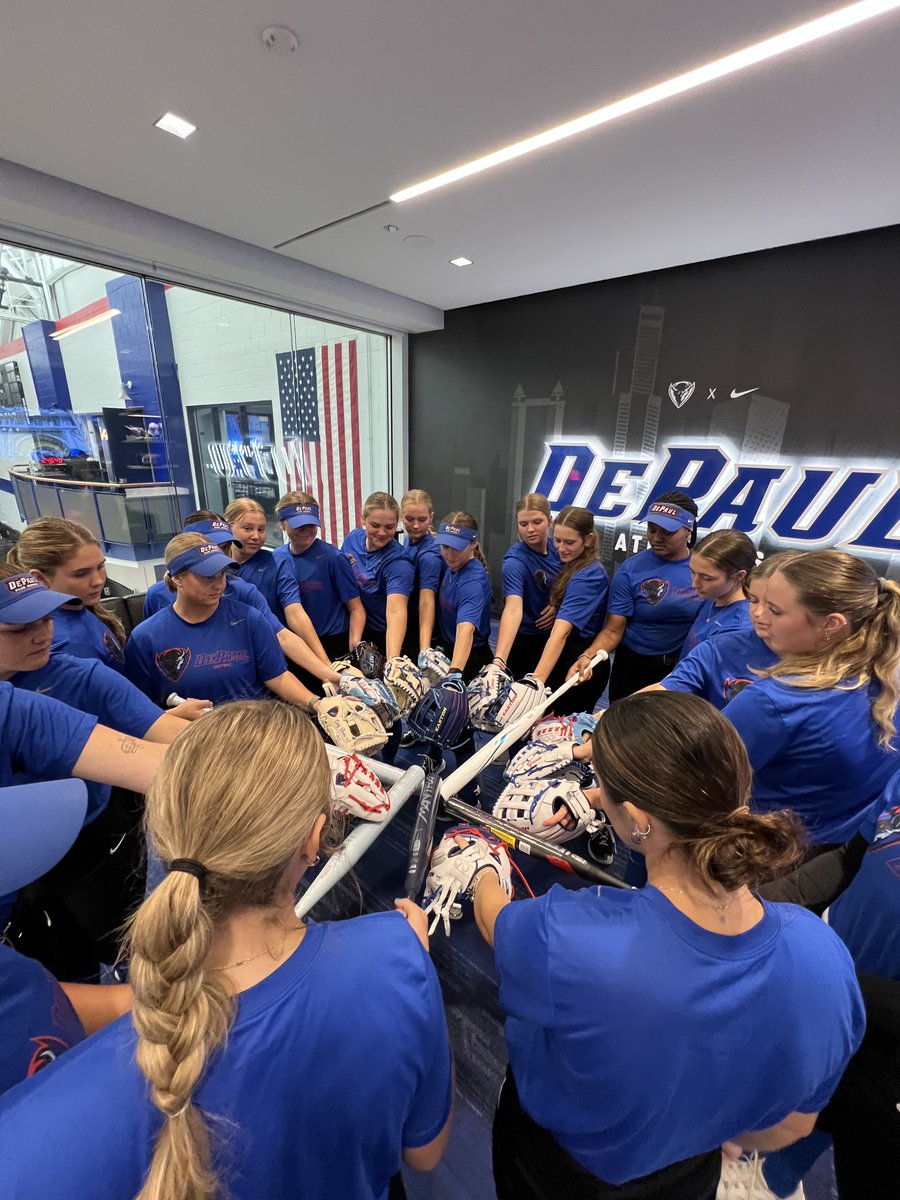 DePaulSB's tweet photo. GEARing up for the new season!🤩

#BlueGrit🔵😈 https://t.co/bvyXDMd0ny