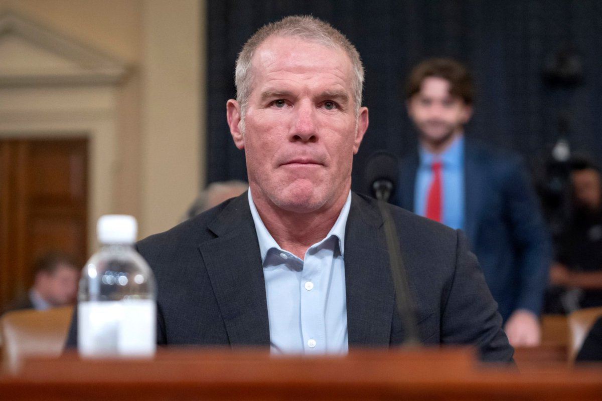SystemsElevated's tweet photo. Retired NFL quarterback Brett Favre says he has Parkinson's disease https://t.co/f15cBwtlFk https://t.co/y24frpnap5