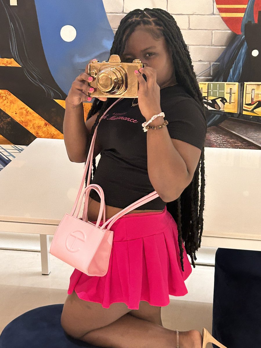 keleigh_cole's tweet photo. Say cheese 📸#visa  #PictureOfTheDay https://t.co/hrKrWCNOPw
