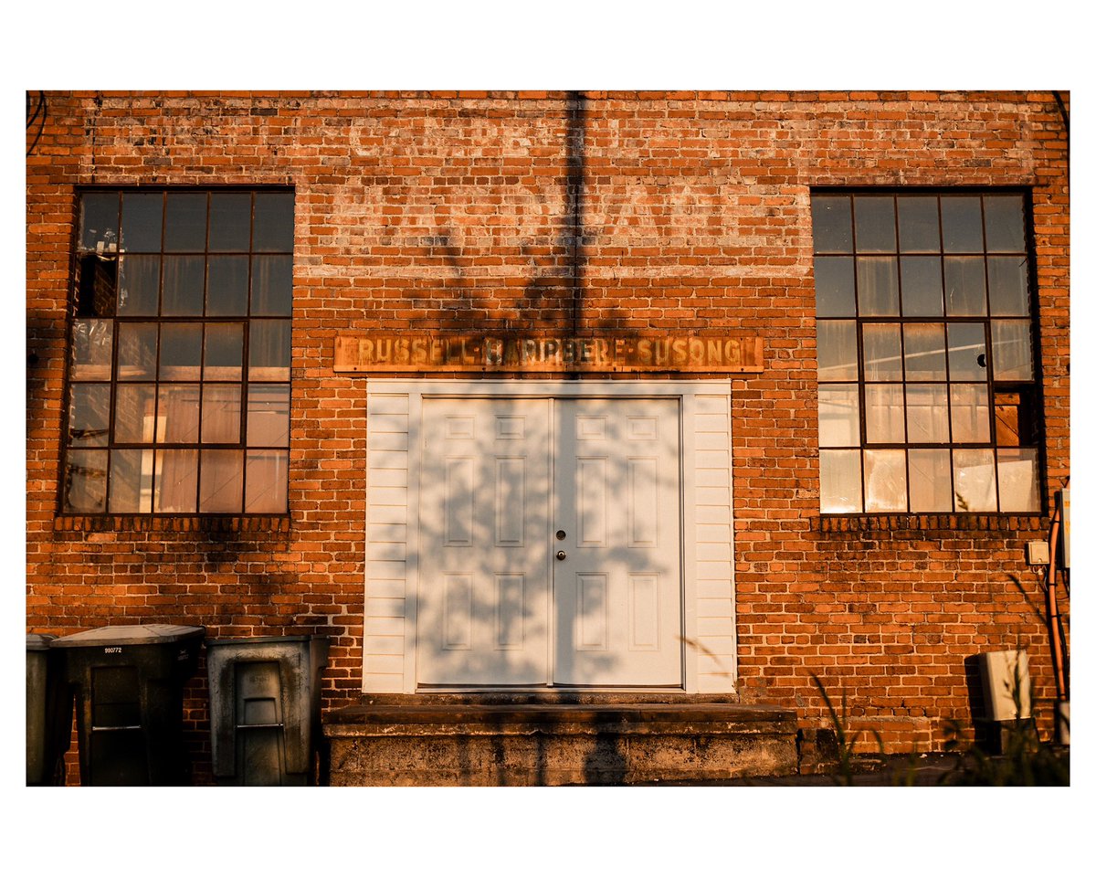 JcCapturedit's tweet photo. Make advertisement painted again 

I’m not running for anything, but I do approve this message. 

Canon EOS R | 50mm f1.4

#photography #photographer #canon #c#canonphotography #shotoncanon #tnphotographer #greenevilletn https://t.co/fOg6ids3KG