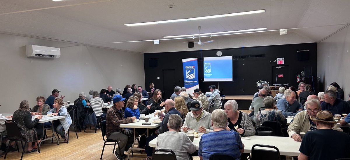 JonHromek's tweet image. Incredible turnout at the Weyburn Sask United town hall last night!

The people of Weyburn and the surrounding area are ready for change. @McinnesSask and her team will be making strides in Weyburn-Bengough in the upcoming election!

#youdeservebetter #saskcanbebetter
