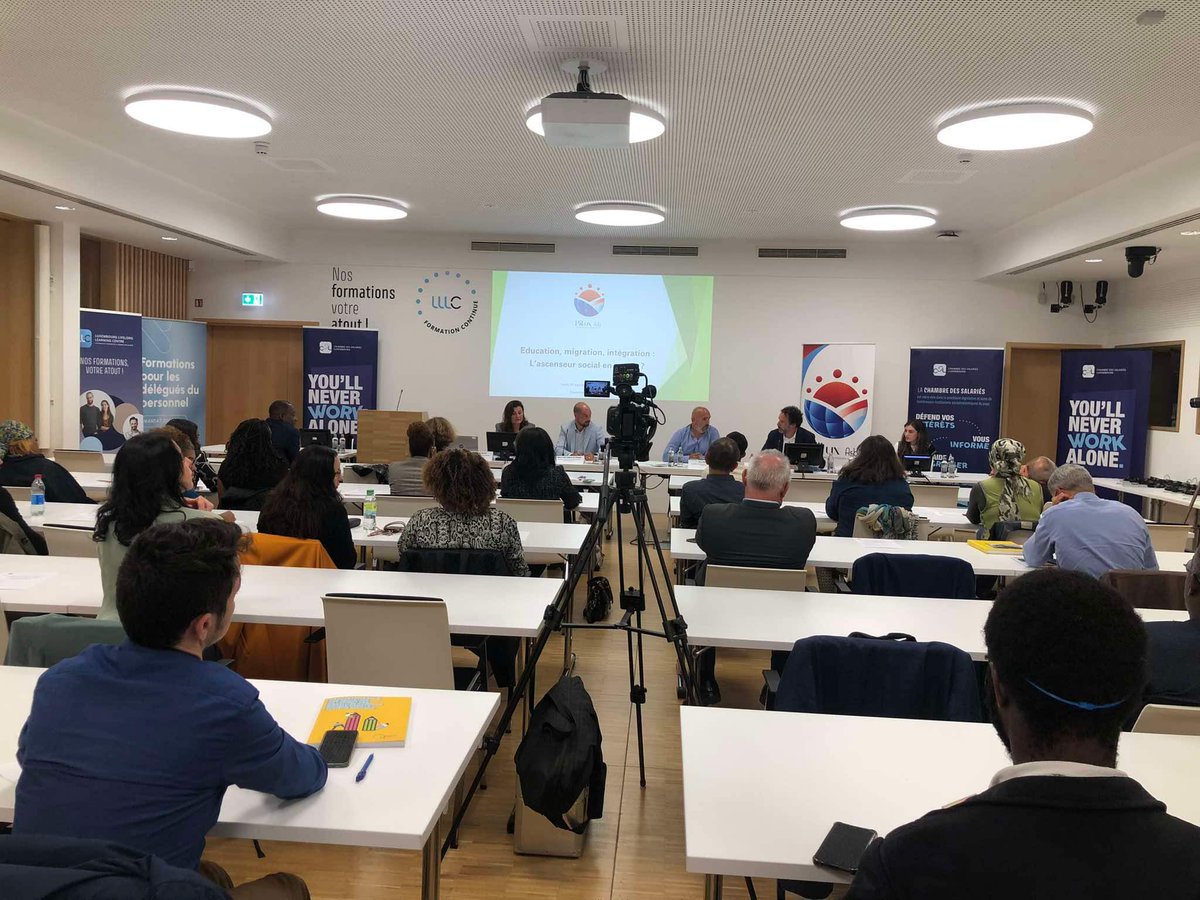 La plateforme PiiLux-Asbl a organisé le lundi 23/9 à la Chambre des Salariés, et avec une bonne présence de public, une table ronde sur le thème 'Education, migration, intégration : L’ascenseur social en panne ?'. L'enregistrement sera disponible sur la chaine You Tube de PiiLux.