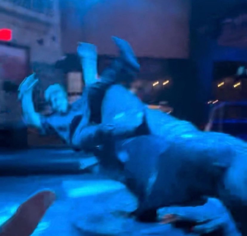 THE DIFFERENCE BWT THE TWO IM CRYING