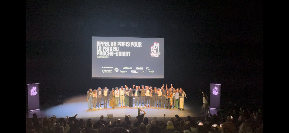 Nous étions présent•es ce 23/09/24  au forum de Paris pour la paix au Proche-Orient à l’initiative des Guerrières de la Paix. 

Une salle comble, des messages clairs et courageux. 

Nous saluons et soutenons vivement les initiatives des intervenant•es d’hier soir.