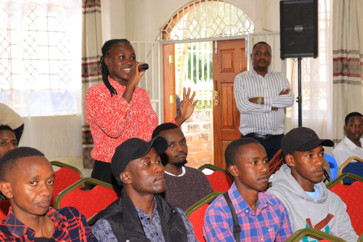 EstherJoyrell's tweet photo. A day of thought provoking discussions on how green is green? Coupled with insightful talks on green economy, jobs and skills. 
Also individual students and clubs had an opportunity to showcase their projects. Very glad to have been part of this courtesy of @KUGreenEduHub https://t.co/tVKOzR89DU