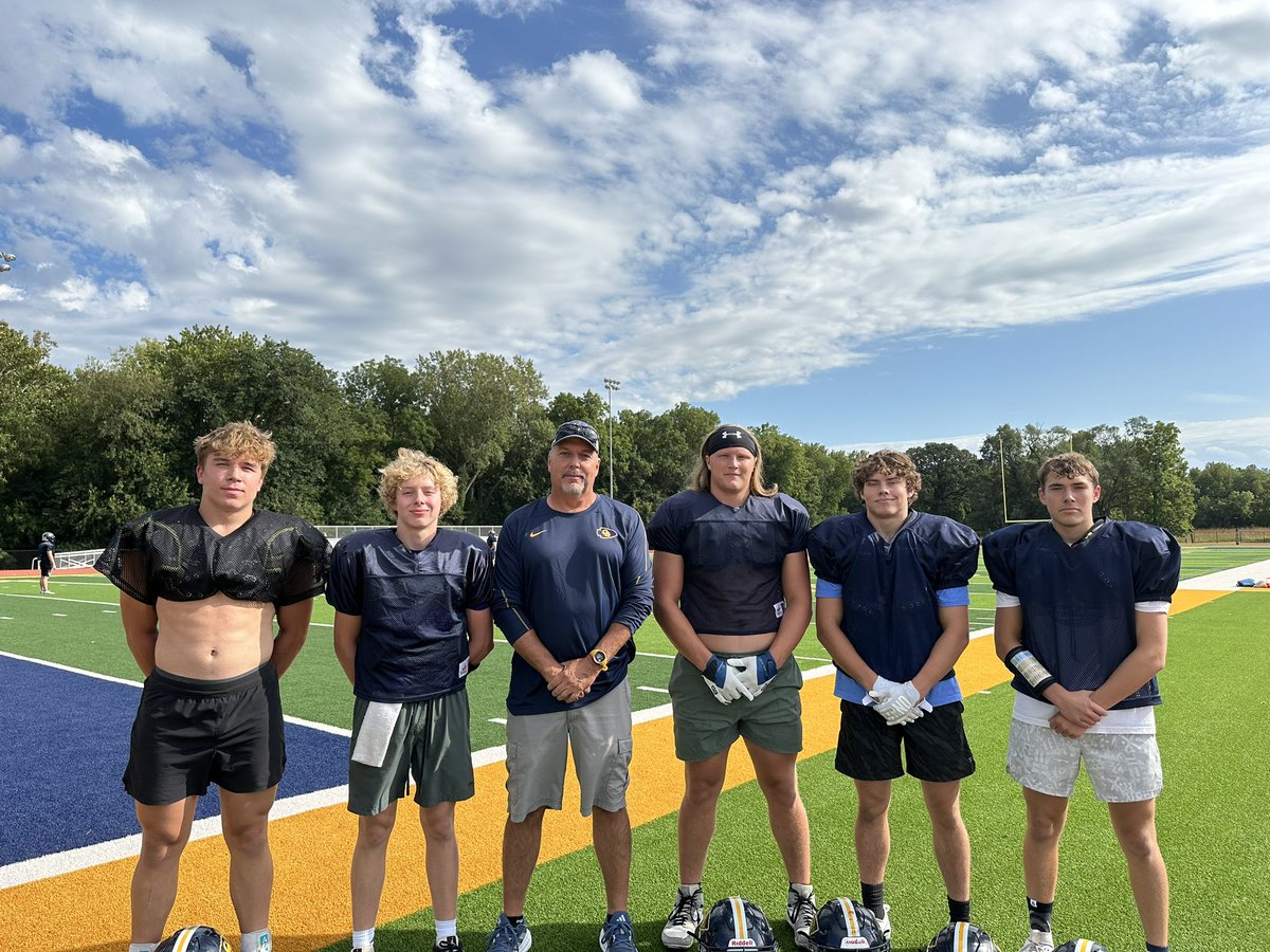 sportsinkansas's tweet photo. One of this weeks stops 📍

Council Grove (2A) Football

KeatonCoadSIK was at practice this week to catch up with the team. We will hear from them tonight. @sportsinkansas #sportsinkansas https://t.co/Ic5Pjpne14