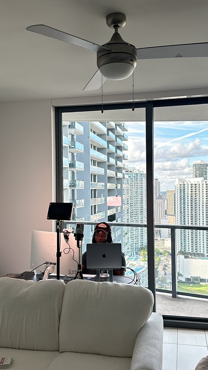Watching <a href="/thenicknju/">nick</a> close live

There’s not enough room in Miami for two savage African closers

One of us has to go 

(This is his place. I will follow in my roots and conquer his village aka high rise)