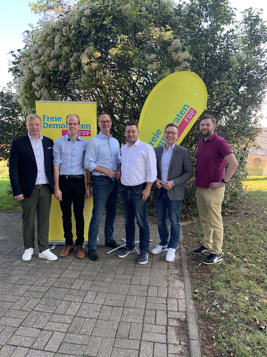 Einstimmig haben mich die Liberalen im Wahlkreis 174 am Samstag zum Direktkandidaten der Freien Demokraten für die Bundestagswahl gewählt. Vielen Dank für das großartige Ergebnis und das damit verbundene Vertrauen! 💛